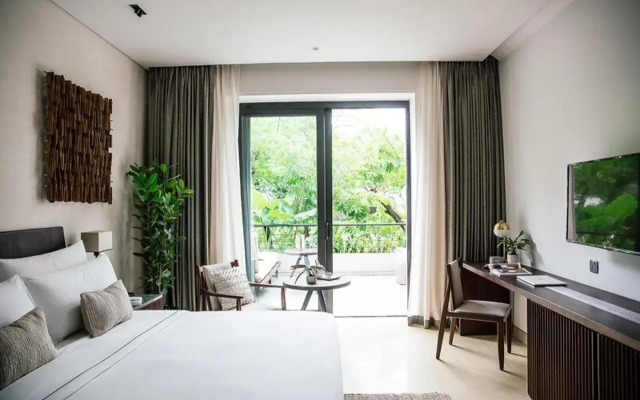 Treeline Urban Resort