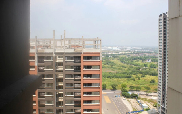 Comfort 1Br At Meikarta Apartment