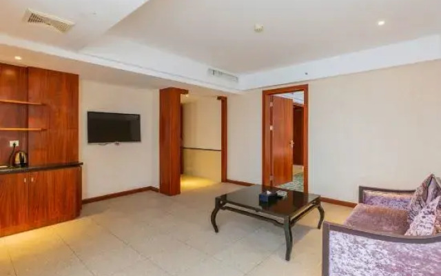 Yinglun Holiday Hotel