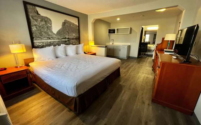 Super 8 by Wyndham Sealy