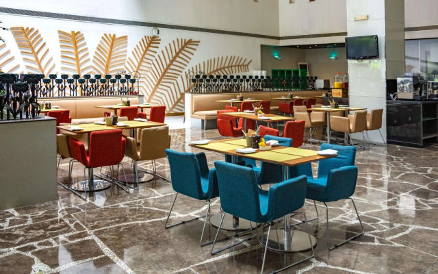 Golden Tulip Muscat