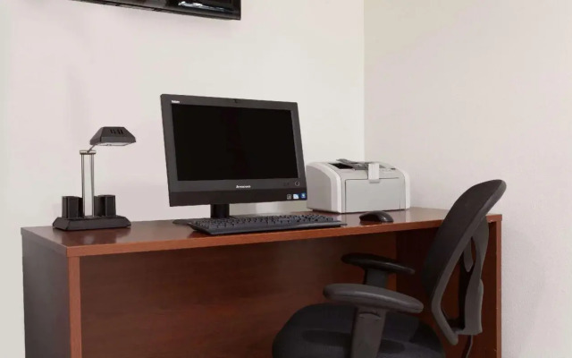Days Inn by Wyndham West Palm Beach