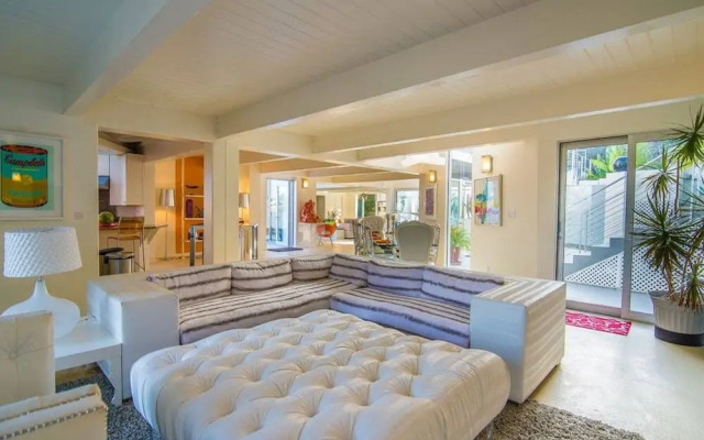 1040 - Beverly Hills Modern Estate - RUD 113272