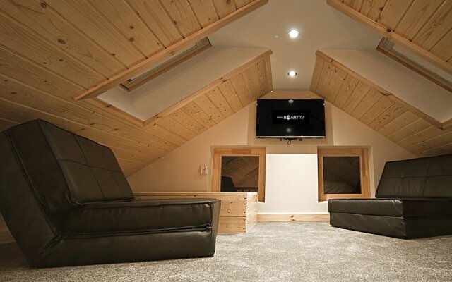 Alum Chine log Cabin