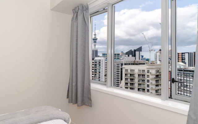 Warm & Cosy Two-Bedroom Apartment in CBD