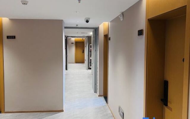 Yueya Fengjing Hotel (Shangrao Wuyuan Cultural Square Landscape Bridge)