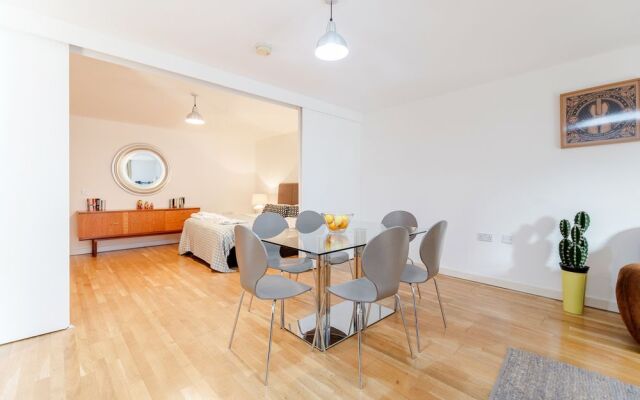 The Bateman's Shoreditch 2 Bed Flat by BaseToGo