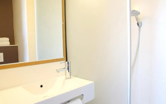 B&B HOTEL Marseille Aéroport Saint-Victoret