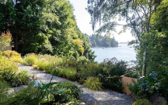 Tofino Oceanfront Hotel Suite 2