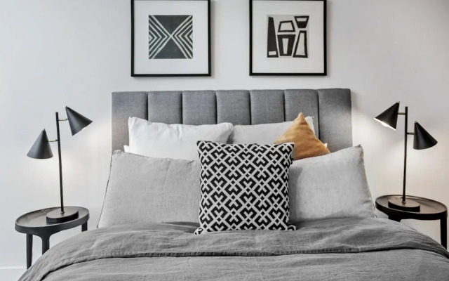 Luxuria Apartments - Collins House