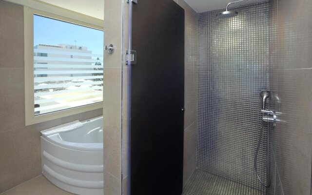 Nelia Beach Hotel & Spa