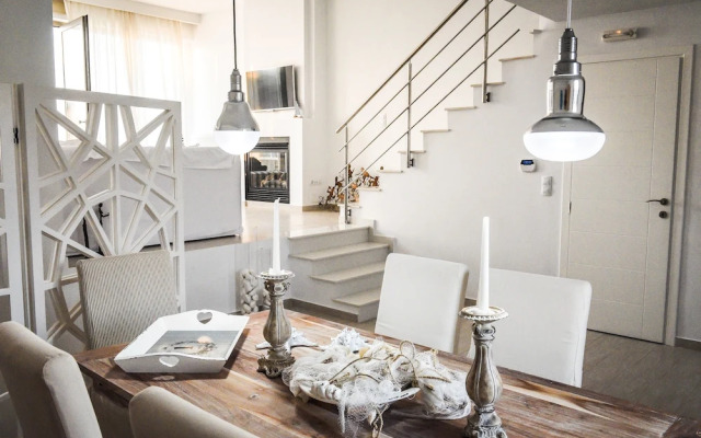 Stunning Luxury with Private Beach