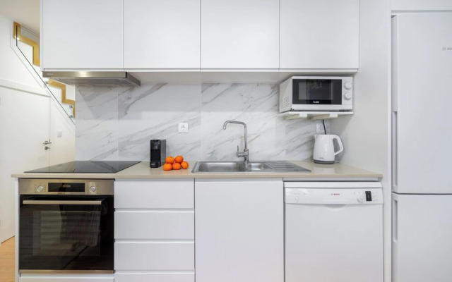 C312 Riverside View Premium Apartment w/ AC & Terrac