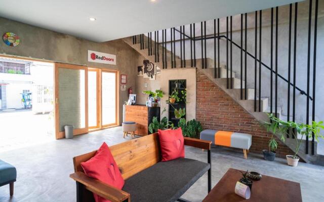 RedDoorz Syariah near Lombok Epicentrum Mall