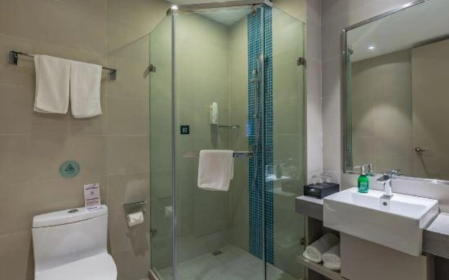 Home business hotel (suqian west lake road bus station)