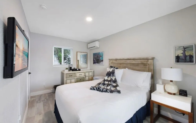 Palm Cove Motel