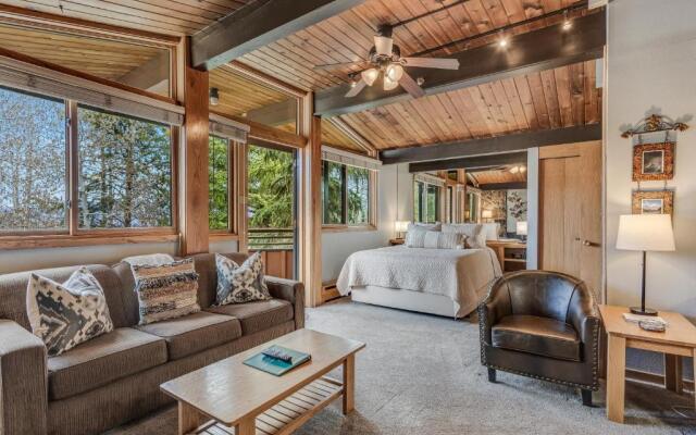 Laurelwood Condominiums Studio Deluxe Unit 115