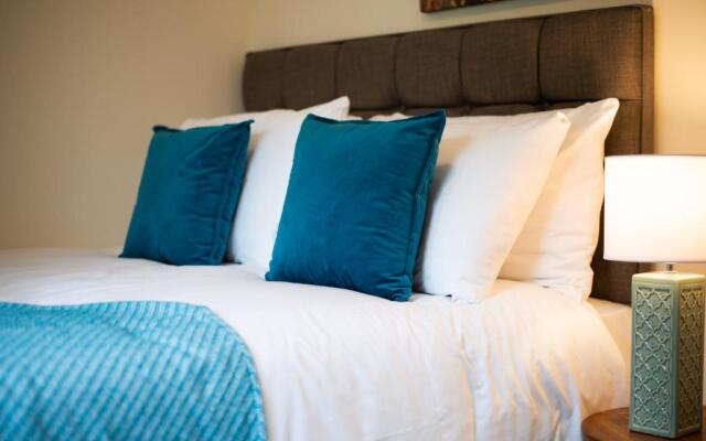 The Old Bakery - TV in Every Bedroom!