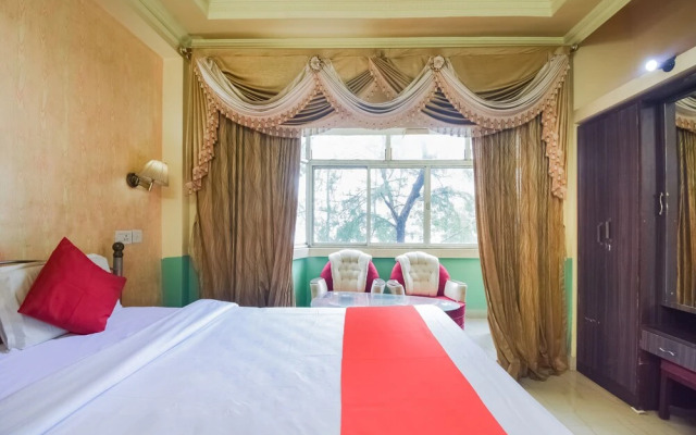 OYO 62127 Ritz Rivera