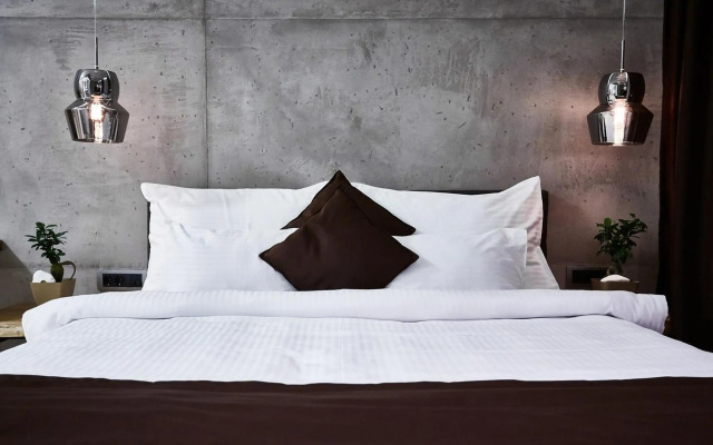 One Luxury Suites