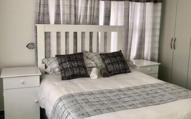 1 bed Apartment in Mount Pleasant Heights - 2014