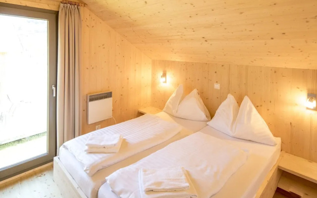 Lovely Chalet With Whirlpool