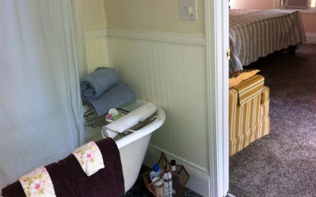 Emerald Necklace Inn Bed and Breakfast