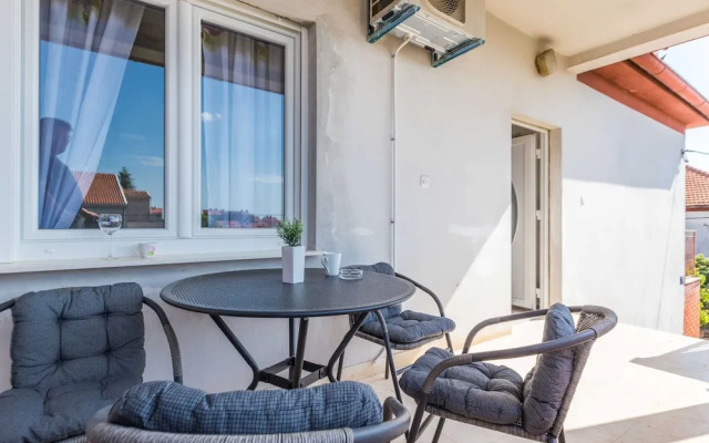 Spacious Zadar Apartments Near Beach