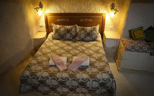 Uchisar Cave House