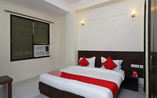 OYO 15685 The Grace Room