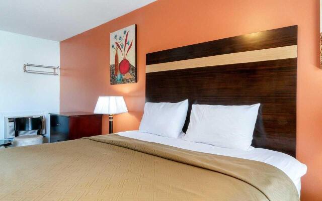 Rodeway Inn and Suites Inkster
