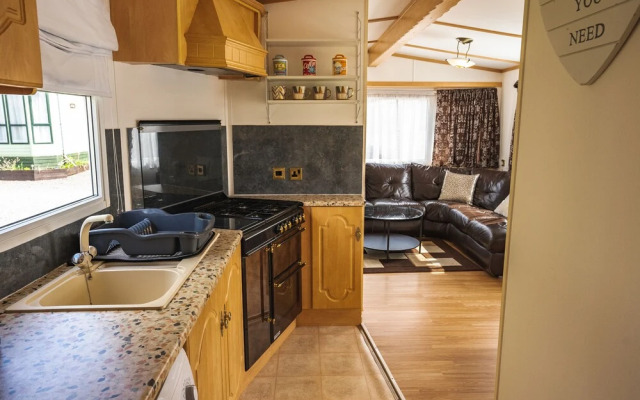 Lochlands 2BR Family Caravan - Pets - Play Park