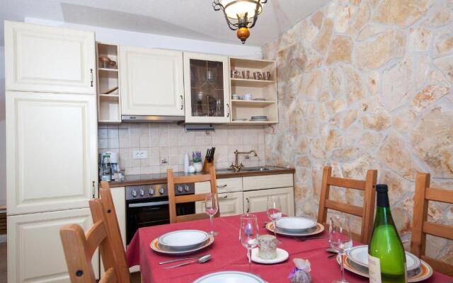 Apartmani Plana, Zaostrog