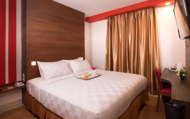 Redstar Hotel