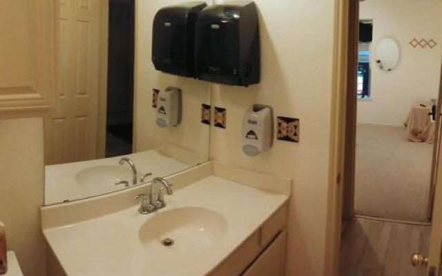 Cheap Private Room In a House