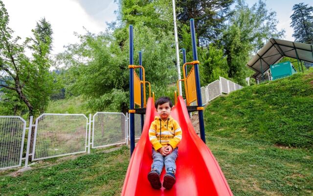 Anand Vardhan Resorts