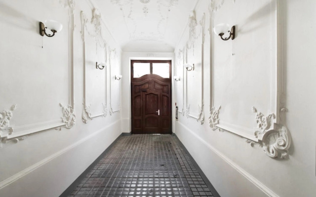 Trendy Local Apartment