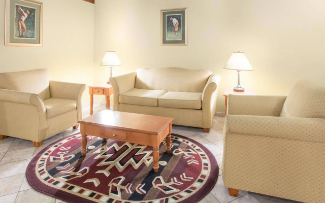 The Oasis Hotel & Bar