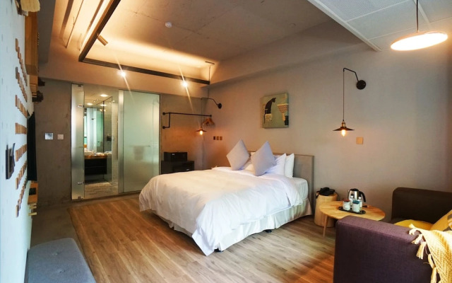 Thinker Hotel