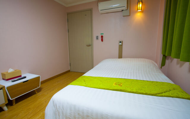 Jeju R Hotel & Guest House - Hostel