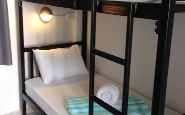Wayla Hostel - Adults Only