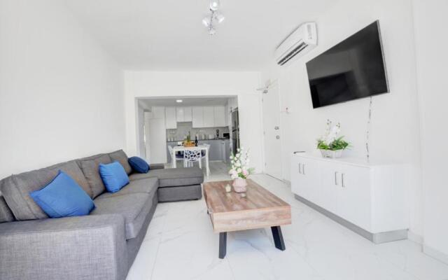 MyHome DeLux, Napa Blue 3Bed with Pool