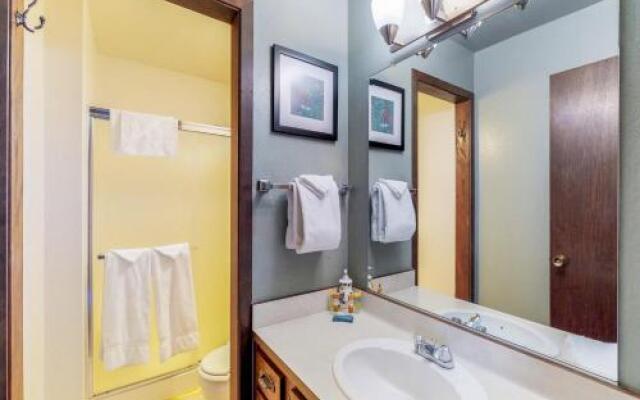 Kings Beach Retreat-Kingswood Village #140