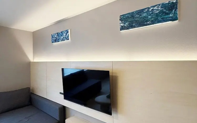 Reno bld 301