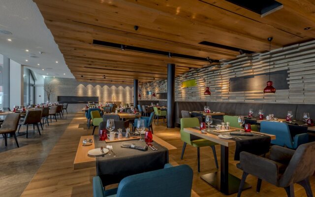 HERMITAGE Lake Lucerne - Beach Club & Lifestyle Hotel