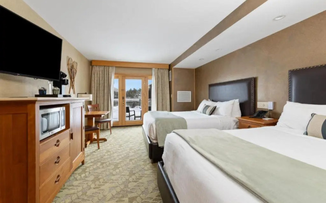 Golden Arrow Lakeside Resort