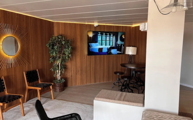 Smartwood Inn