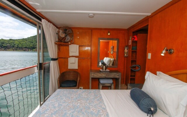 Shayamanzi Houseboats