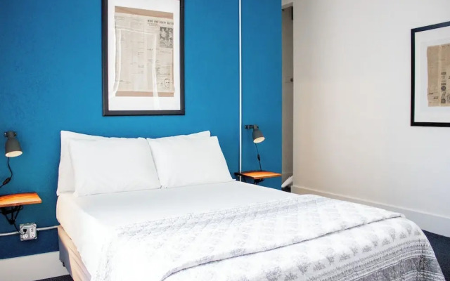 11th Avenue Hostel