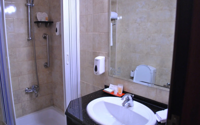Larsa Hotel